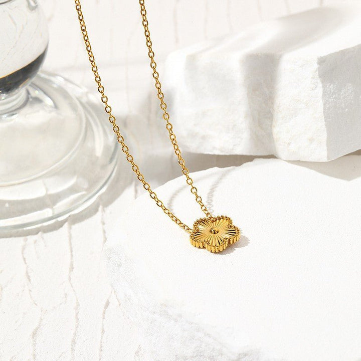 ColiPent™ | Collier fleur en acier inoxydable - BelleetBeauté